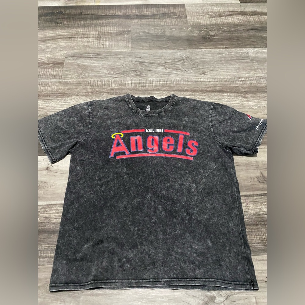 Angels Graphic T-Shirt size X Large